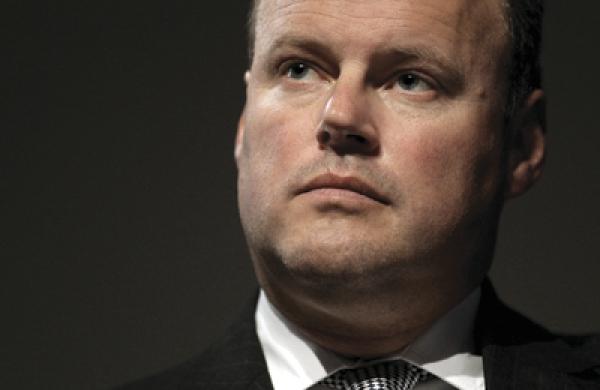 03-in-fea-rbs-stephenhester-lg.jpg
