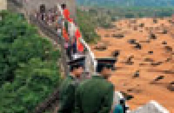 100x102crisis-03-china.jpg