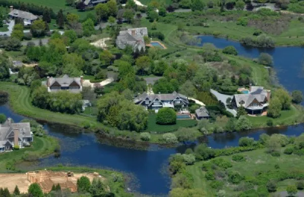 13-11-rias-institutions-barber-hamptons-mansions-large.jpg