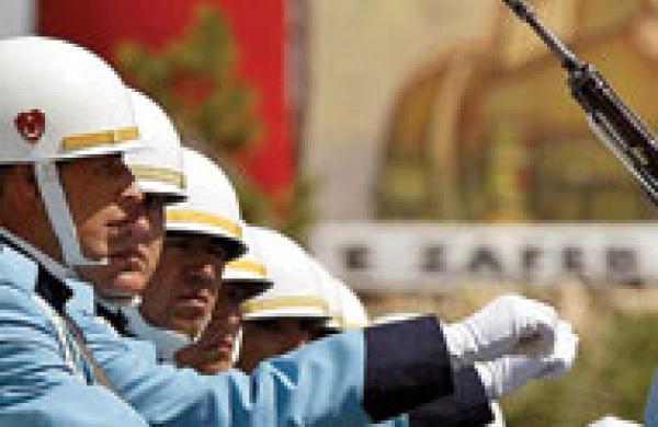 190x300turkish-soldiers.jpg