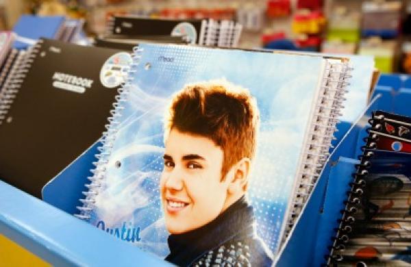 2013-11-daniel-nadler-justin-bieber-twitter-financial-analysts-large.jpg