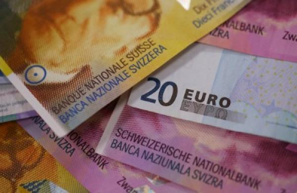 2014-01-da-swiss-franc-euro-large.jpg
