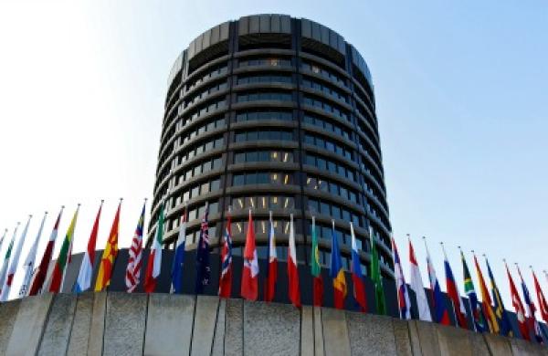 2014-01-sarfraz-thind-credit-default-swaps-bank-for-international-settlements-large.jpg