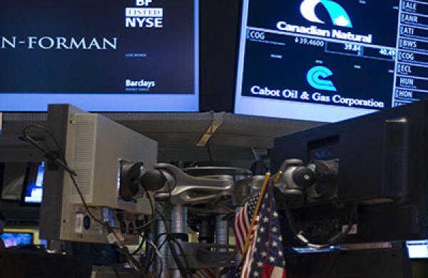 S&P 500 Rebounds From Three-Month Low on Earnings, Factory Data