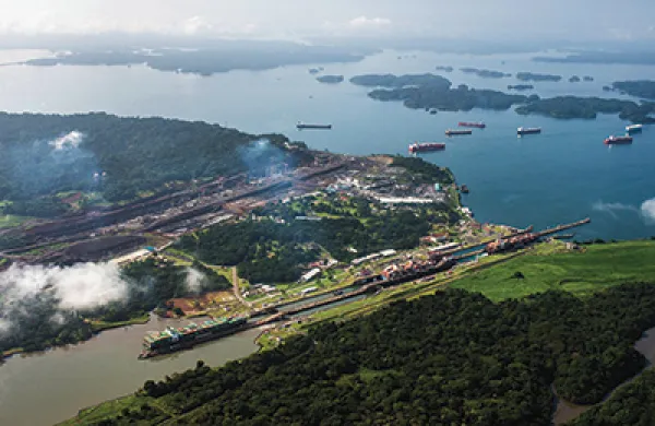 2014-03-jonathan-kandell-panama-canal-large.jpg