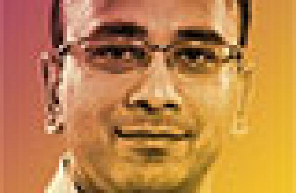2014-03-tom-johnson-all-europe-research-team-sachin-jain-small.jpg