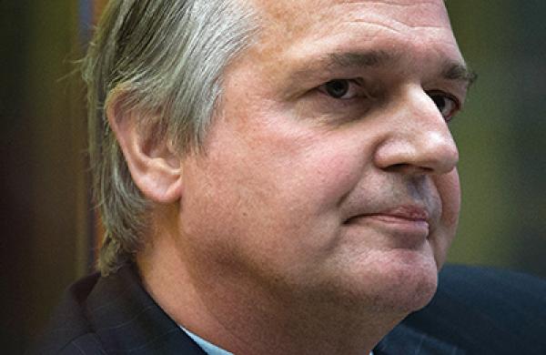 2014-04-katie-gilbert-all-europe-executive-team-paul-polman-large.jpg