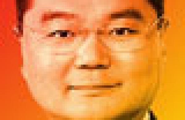 2014-04-tom-johnson-all-japan-research-team-makoto-ueno-small.jpg