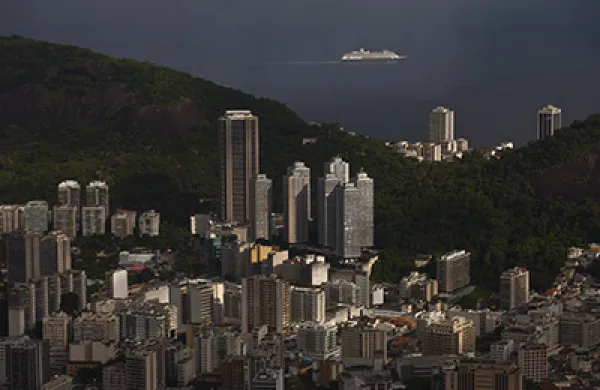 Brazil Real Rises on Bets Intervention to Help Support Currency
