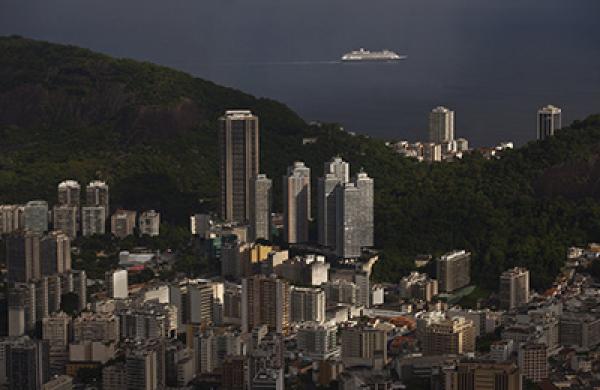 Brazil Real Rises on Bets Intervention to Help Support Currency