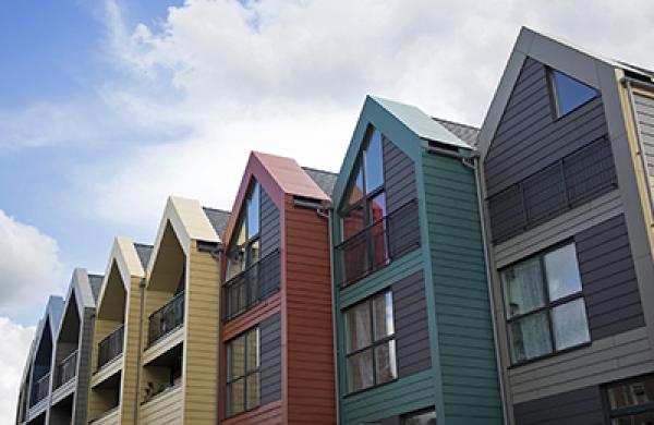 U.K. House Prices Rise as Consumer Optimism Hits 9-Year High