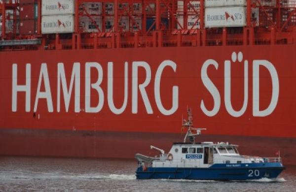 2014-08-da-barber-hamburg-port-large.jpg