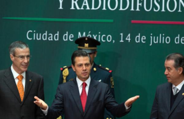 2014-08-kkr-gmtl-enrique-pena-nieto-large.jpg