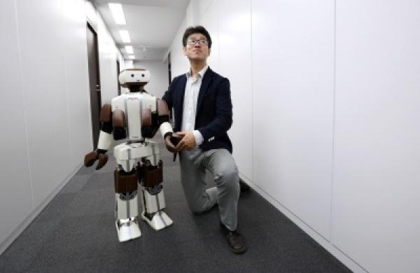 2014-08-nadler-robot-large.jpg