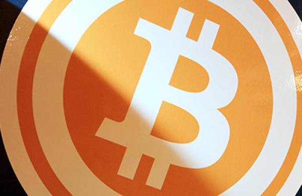 Robocoin demonstrate Bitcoin ATM usage At The Pink Cow Restaurant
