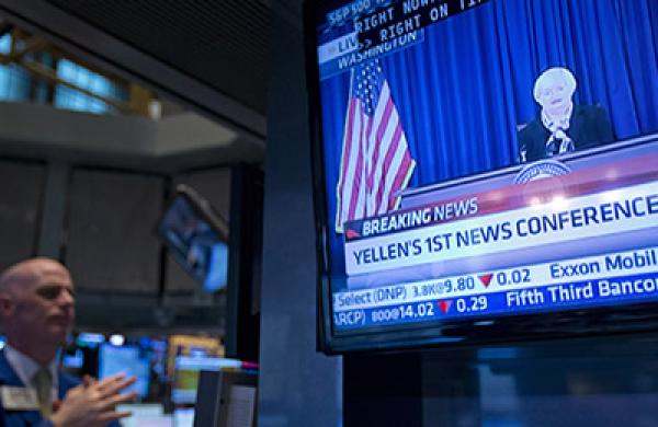 U.S. Stocks Decline Amid Fed Tapering, Rate Forecast