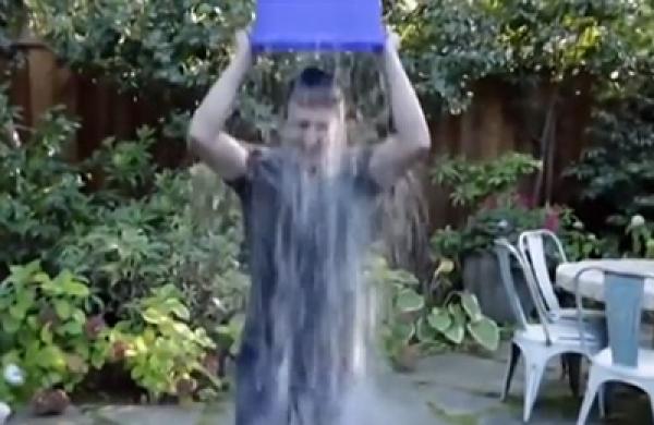 2014-10-zuckerberg-ice-bucket-large.jpg