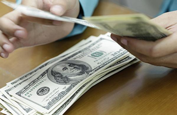 Stock Boards And Currency As Indonesian Rupiah, Stocks Plummet on Record Current-Account Gap