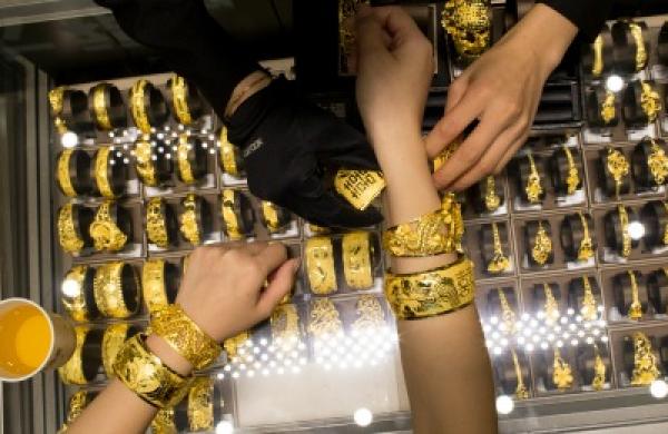 2014-12-da-gold-jewelry-macau-large.jpg