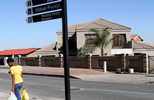 South African Retail Economy And Maponya Mall