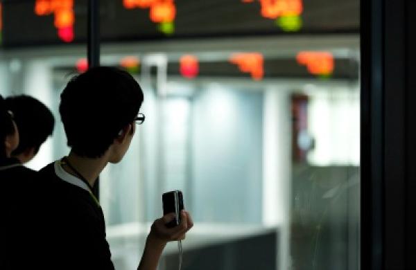 2014-12-gmtl-pimco-tokyo-stock-exchange-large.jpg