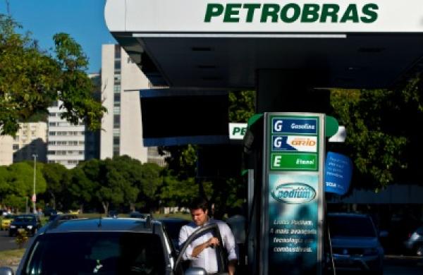 2015-02-da-petrobras-large.jpg