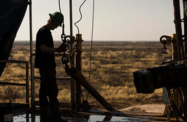 Oil-Bust Veterans Brace For Storm Unseen By Shale-Boom Neophytes
