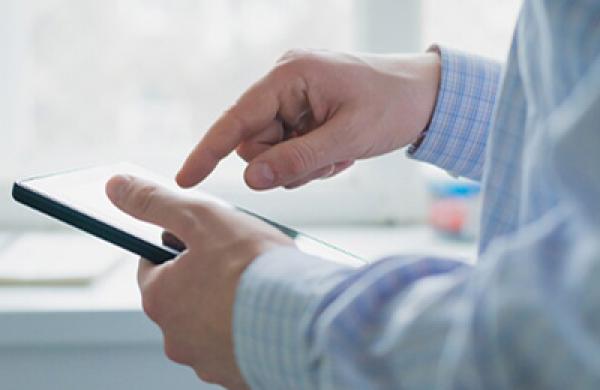 2015-03-ab-stock-markets-social-media-tablet-computer-large.jpg