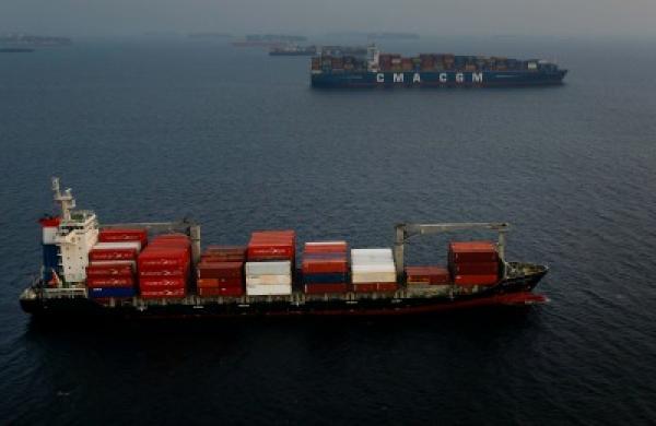2015-03-georgina-hurst-oil-import-em-lg.jpg