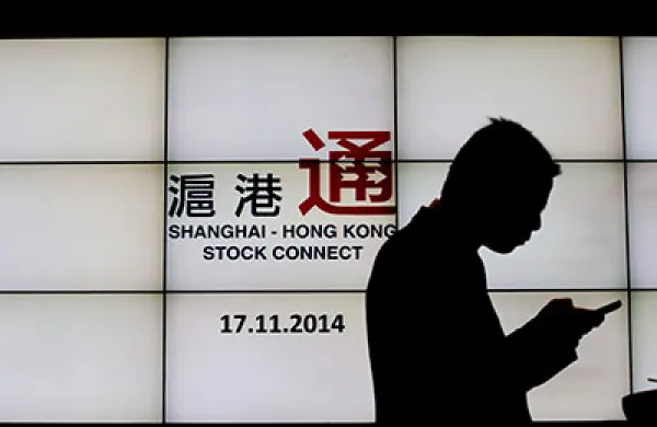 2015-04-eric-johnson-shanghai-hk-large.jpg