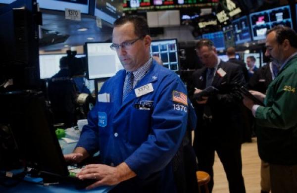 2015-05-da-nyse-trading-floor-large.jpg