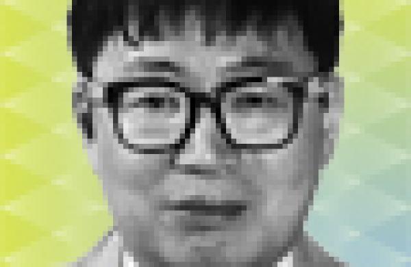 2015-05-tom-johnson-all-asia-research-team-scott-seo-small.jpg