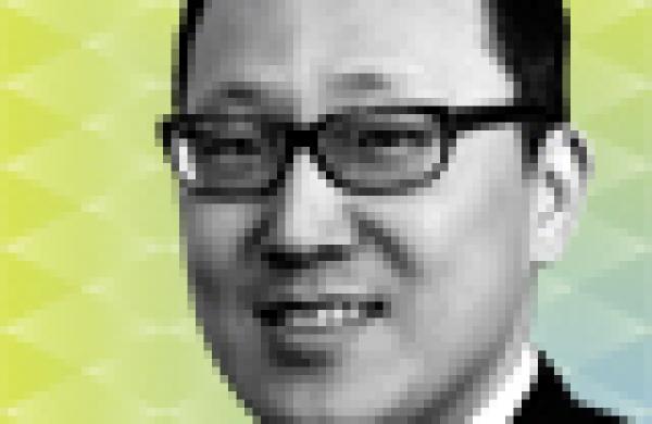 2015-05-tom-johnson-all-asia-research-team-shawn-kim-small.jpg