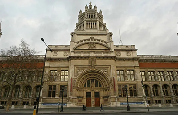 2015-06-da-barber-victoria-and-albert-museum-large.jpg
