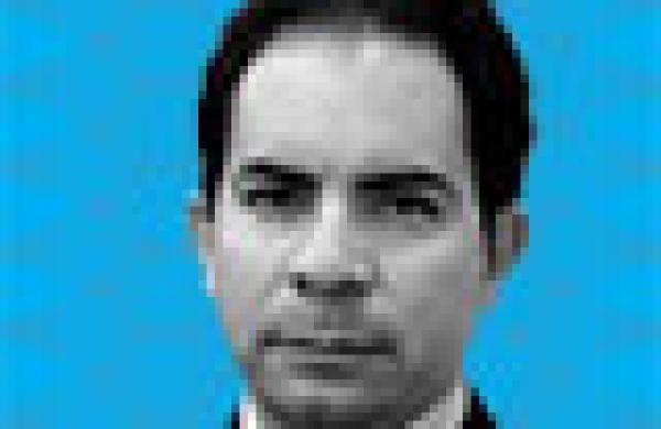 2015-07-tom-johnson-latin-american-research-team-carlos-capistran-small.jpg