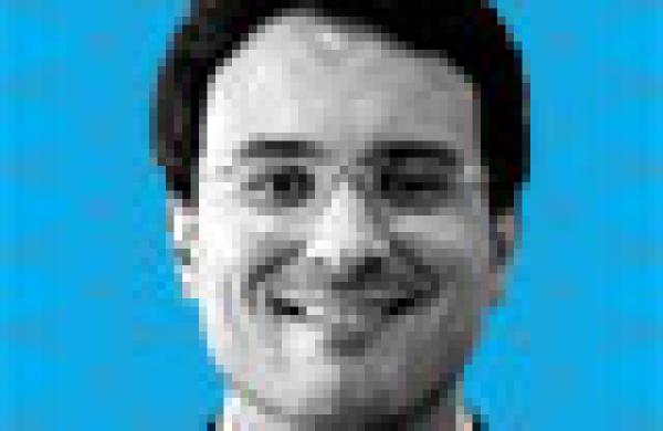 2015-07-tom-johnson-latin-american-research-team-leonardo-correa-small.jpg