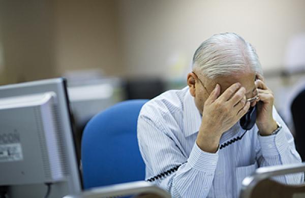 Inside A Securities Brokerage As Hong Kong Stock Plunges Fastest Since 1987 Crash