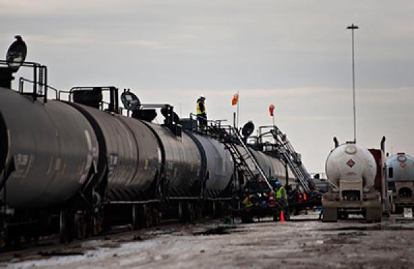 2015-09-11-da-oil-large.jpg