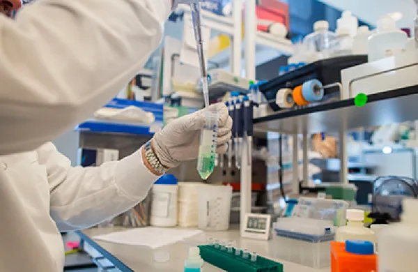 2015-10-30-andrew-barber-da-pfizer-large.jpg