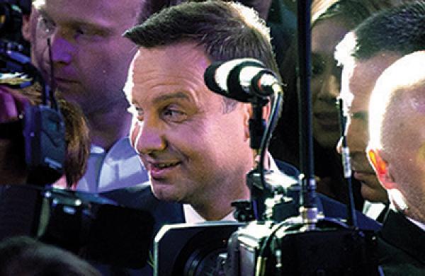 2015-10-anne-szustek-andrzej-duda-large.jpg
