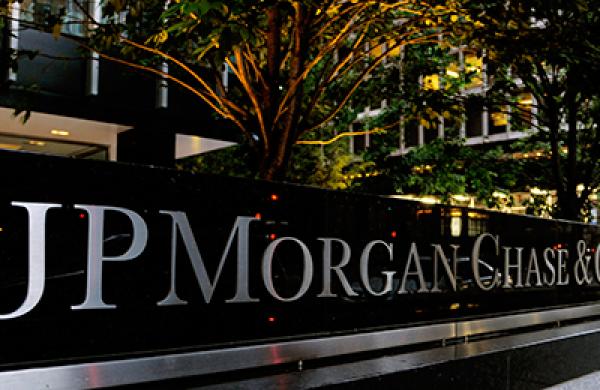 2015-10-dan-weil-bank-stocks-jp-morgan-large.jpg