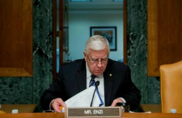 2015-11-fran-denmark-mike-enzi-retirement-large.jpg