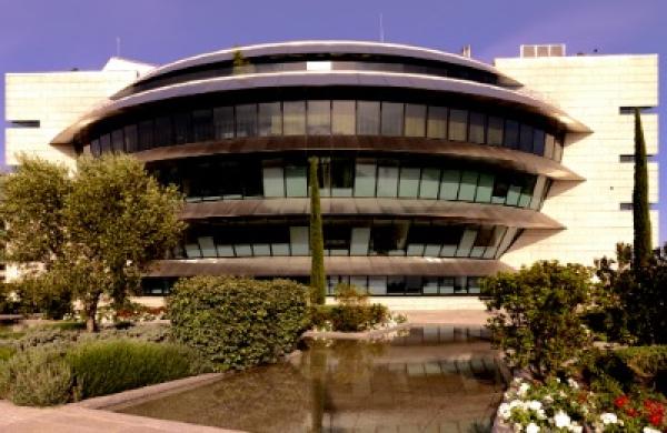 2015-11-jonathan-kandell-santander-madrid-headquarters-lg.jpg
