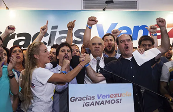 2015-12-07-da-venezuela-large.jpg