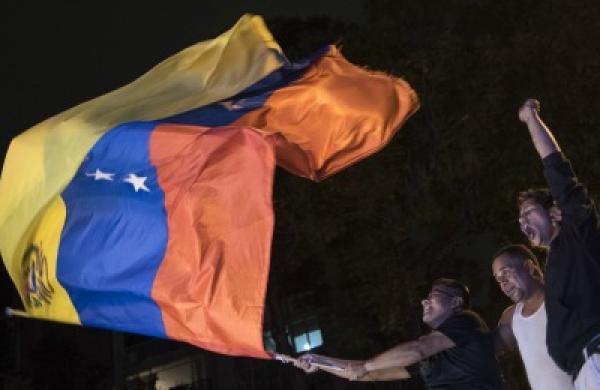2015-12-jason-mitchell-venezuela-large.jpg