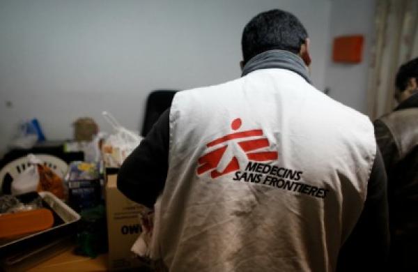 2015-12-tom-buerkle-refugee-crisis-medecins-sans-frontieres-large.jpg