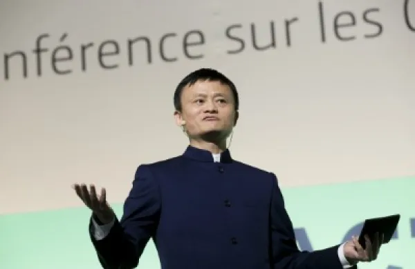2015-12-uw-julian-stargardt-jack-ma-cop21-large.jpg