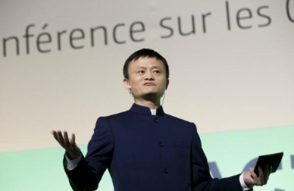 2015-12-uw-julian-stargardt-jack-ma-cop21-large.jpg