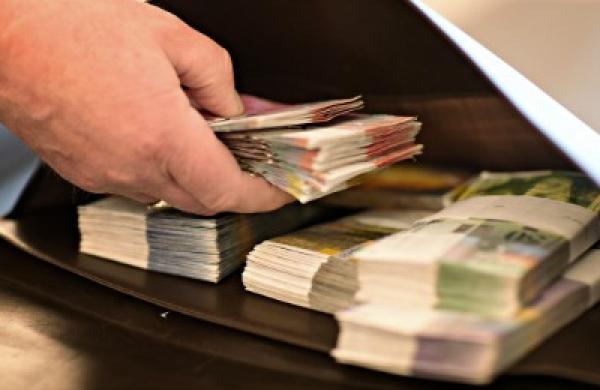 2015-12-uw-ken-dickson-swiss-franc-forex-large.jpg