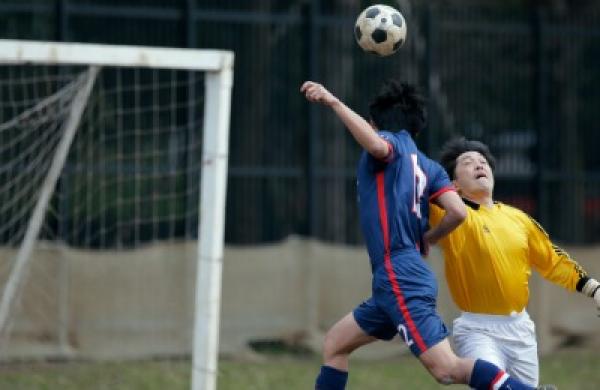 2016-01-da-hard-landing-boj-soccer-team-large.jpg